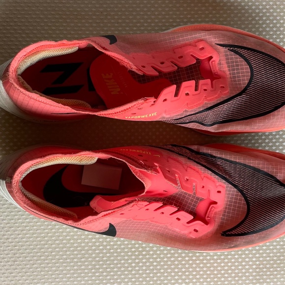Nike women’s sz 9-ZoomX Vaporfly Next% Bright Mango - Picture 1 of 5
